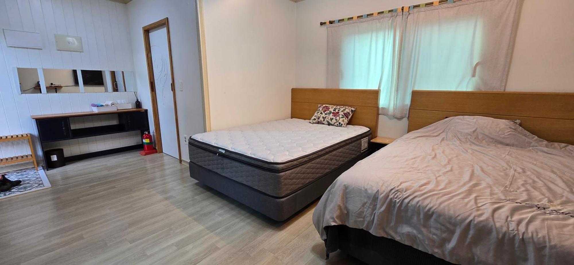 Wind Jeju Cafe & Pension Σεογκουίπο Εξωτερικό φωτογραφία
