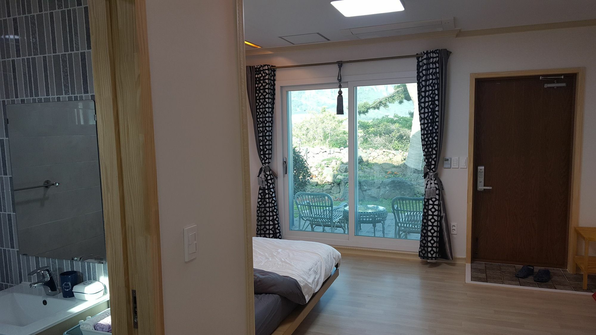Wind Jeju Cafe & Pension Σεογκουίπο Εξωτερικό φωτογραφία